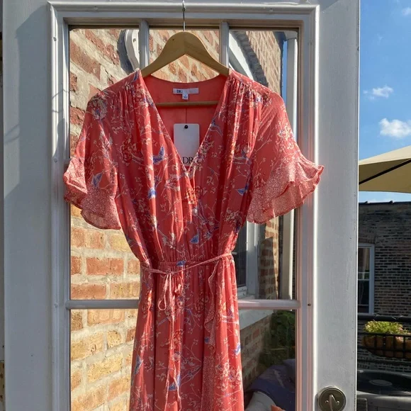 Cute & Flirty Summer Dress - Picture 2 of 5